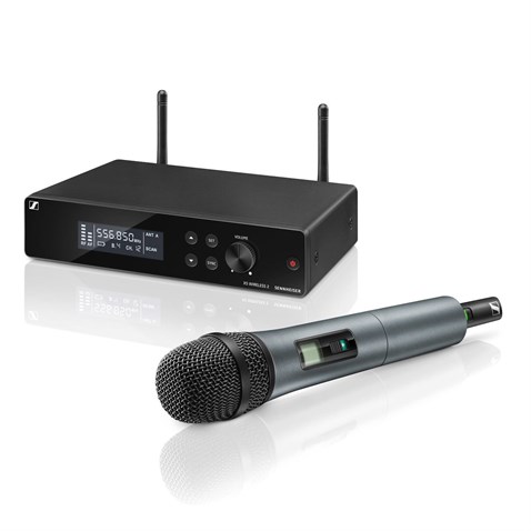 Sennheiser XSW 2-835 UHF Band Vocal Wireless Microphone System